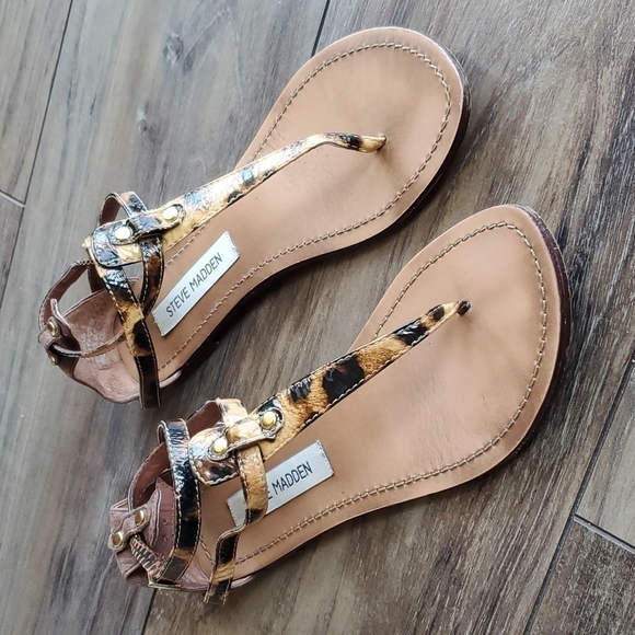 Steve Madden Women Serrious AnimalPrint T strap flat Comfort Sandals sz 6 - Picture 1 of 10